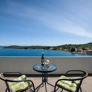 https://picic-guesthouse.hotelinzadar.com