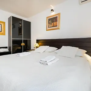 Theater Apartamento