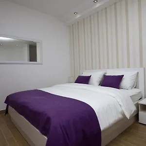 https://rooms-ino.hotels-in-trogir.com